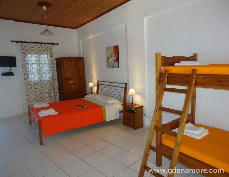 Artemis quadraple studio / Bedroom